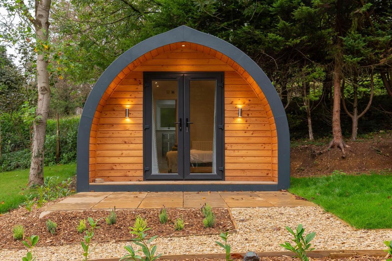 The Plough Inn Cabins Ramsden Extérieur photo