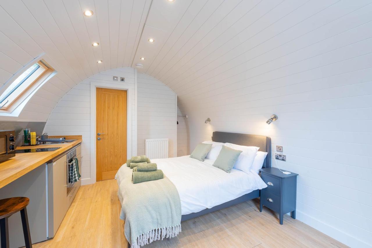 The Plough Inn Cabins Ramsden Extérieur photo